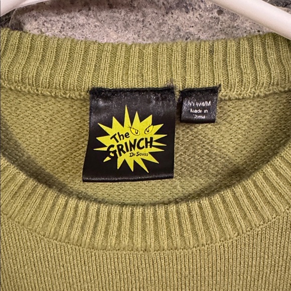 Dr. Seuss The Grinch Face MAD Engine green crewneck youth Sweater size medium - Picture 2 of 4